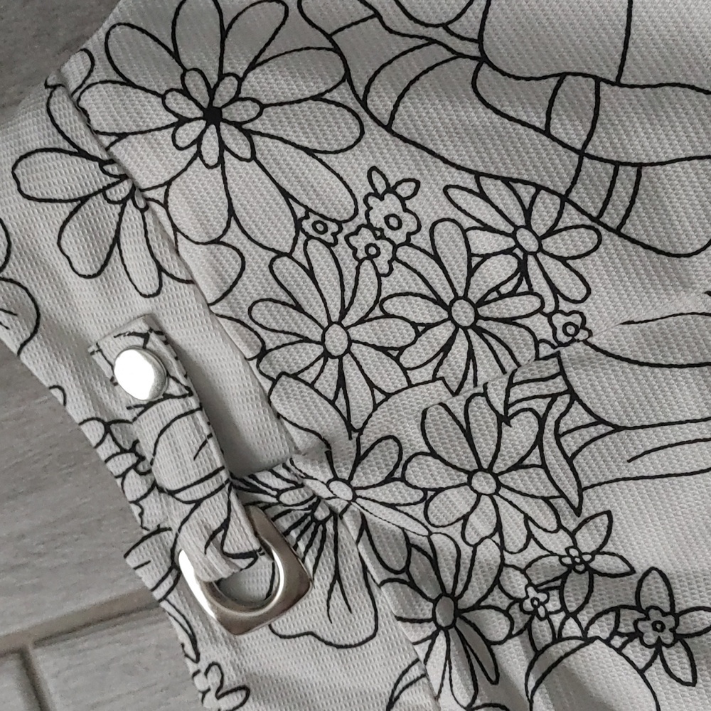 Women's Size 16 Versailles White Mini Skirt With Black Outlined Flowers Y2K - Picture 3 of 12